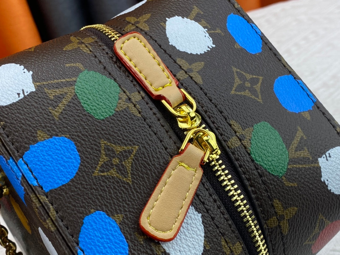 CN - New Collection Bags LUV 679