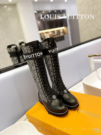 New Collection  LUV BOOTS 030