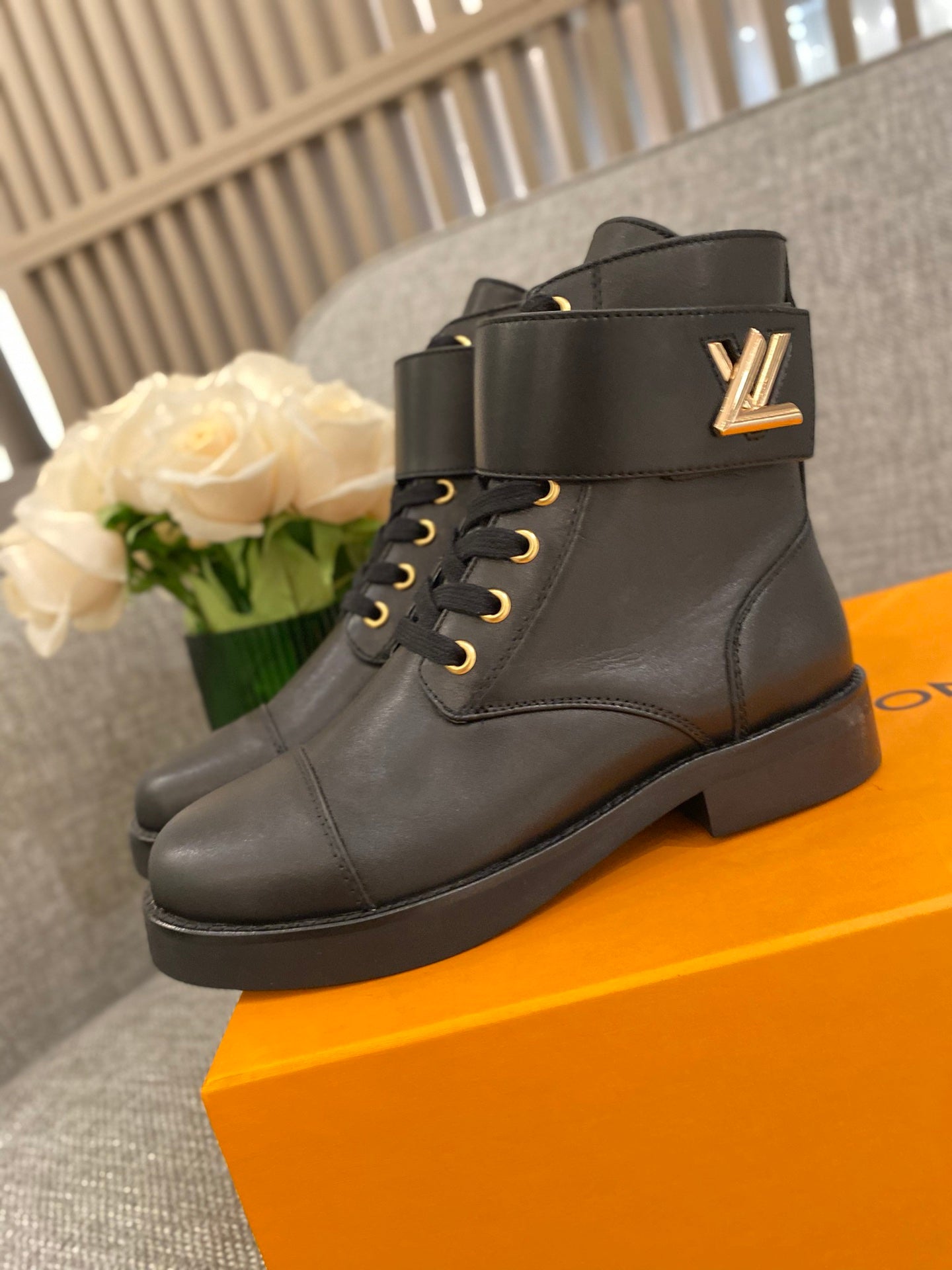 New Collection  LUV BOOTS 052