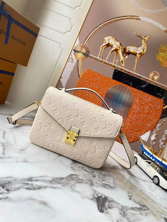 CN - New Collection Bags LUV 612