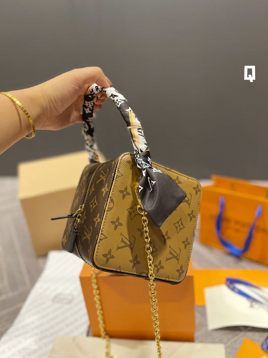 CN - New Collection Bags LUV 563