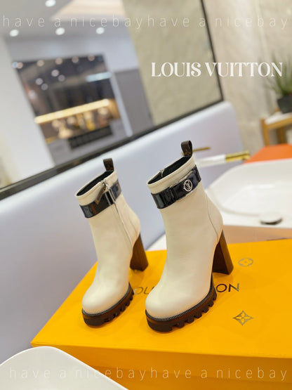 New Collection  LUV BOOTS 034