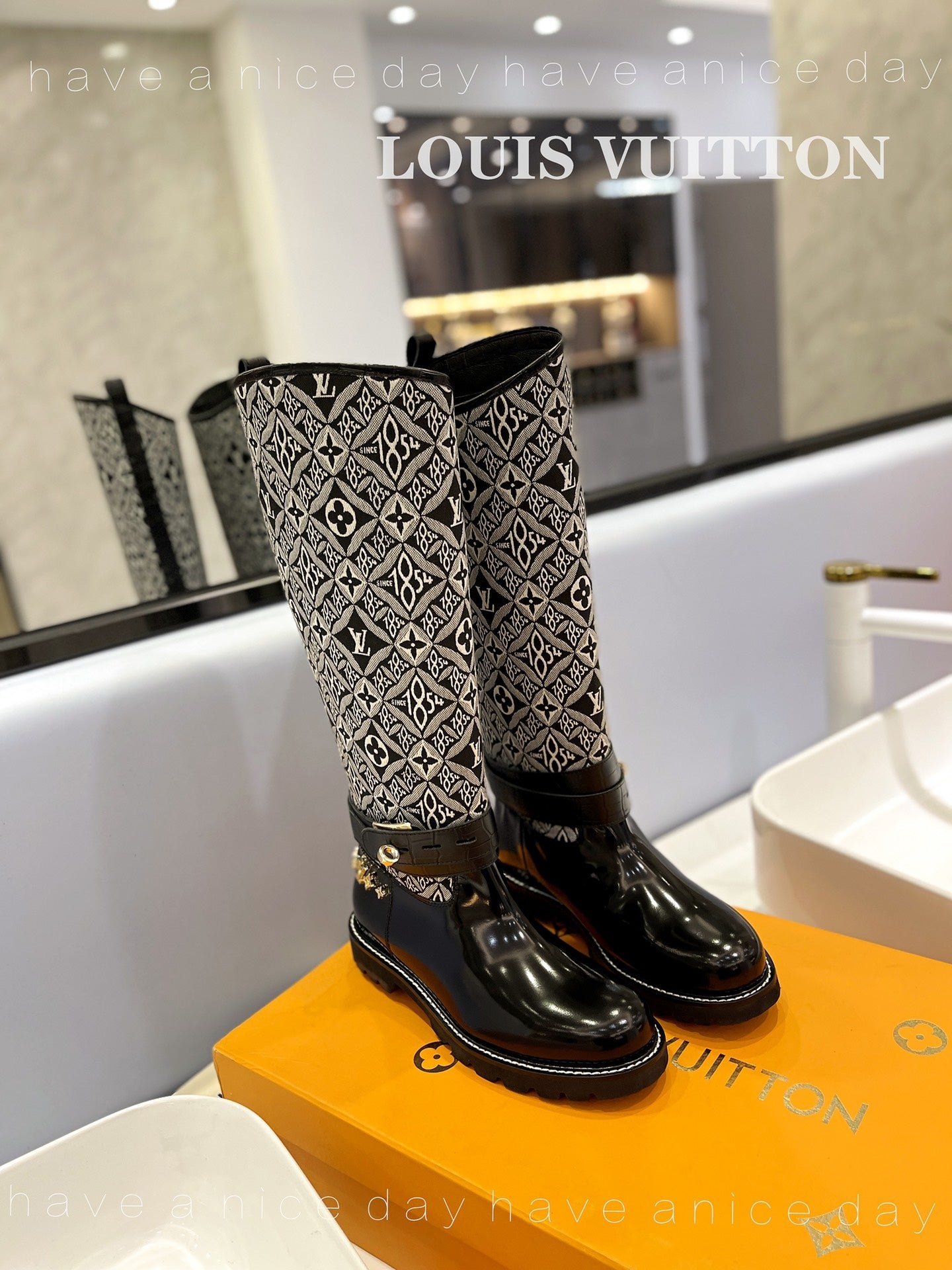 New Collection  LUV BOOTS 027