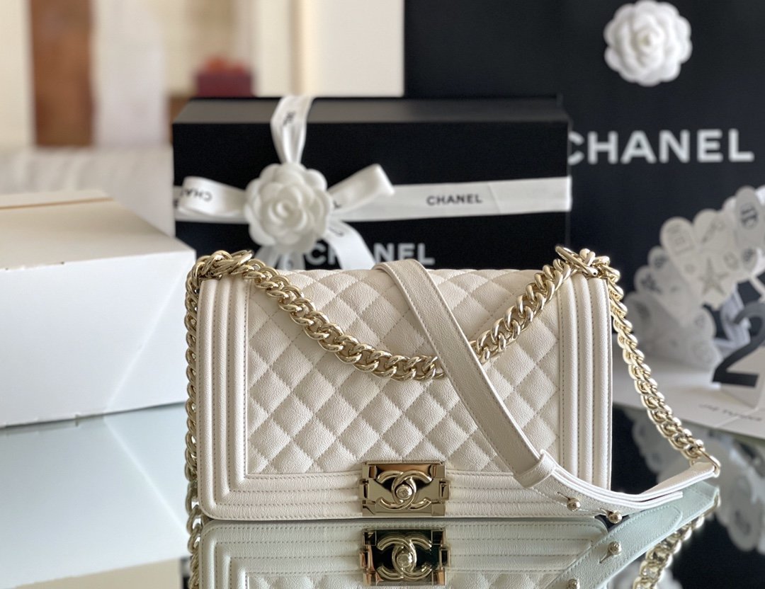 ChanelMedium Classic Flap Bag 25cm White For Women A67086