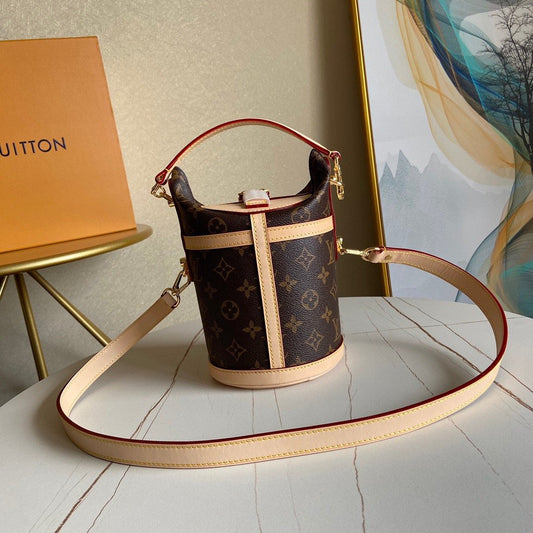 CN - New Collection Bags LUV 157