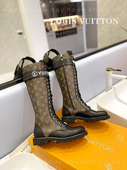 New Collection  LUV BOOTS 032