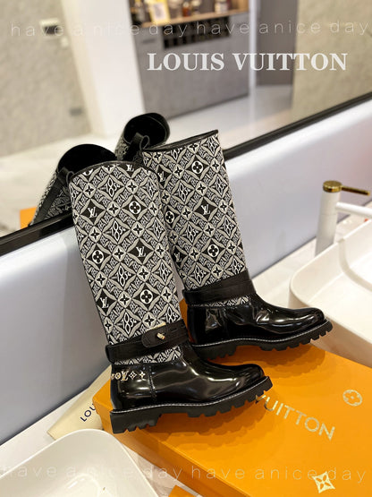 New Collection  LUV BOOTS 027