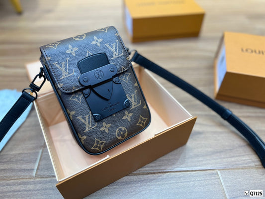 CN - New Collection Bags LUV 553