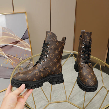 New Collection  LUV BOOTS 039