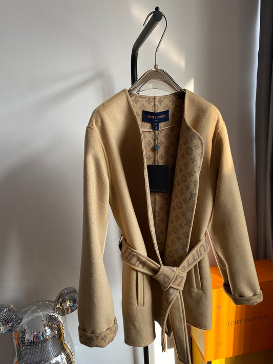 CN - New Collection LUV Wrap Coat 020