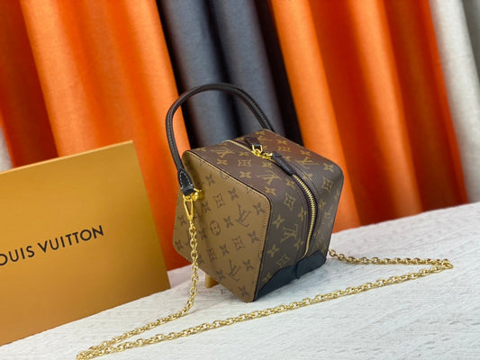 CN - New Collection Bags LUV 678