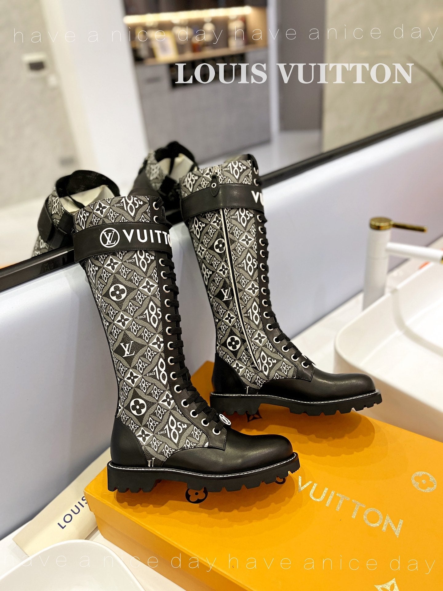 New Collection  LUV BOOTS 030