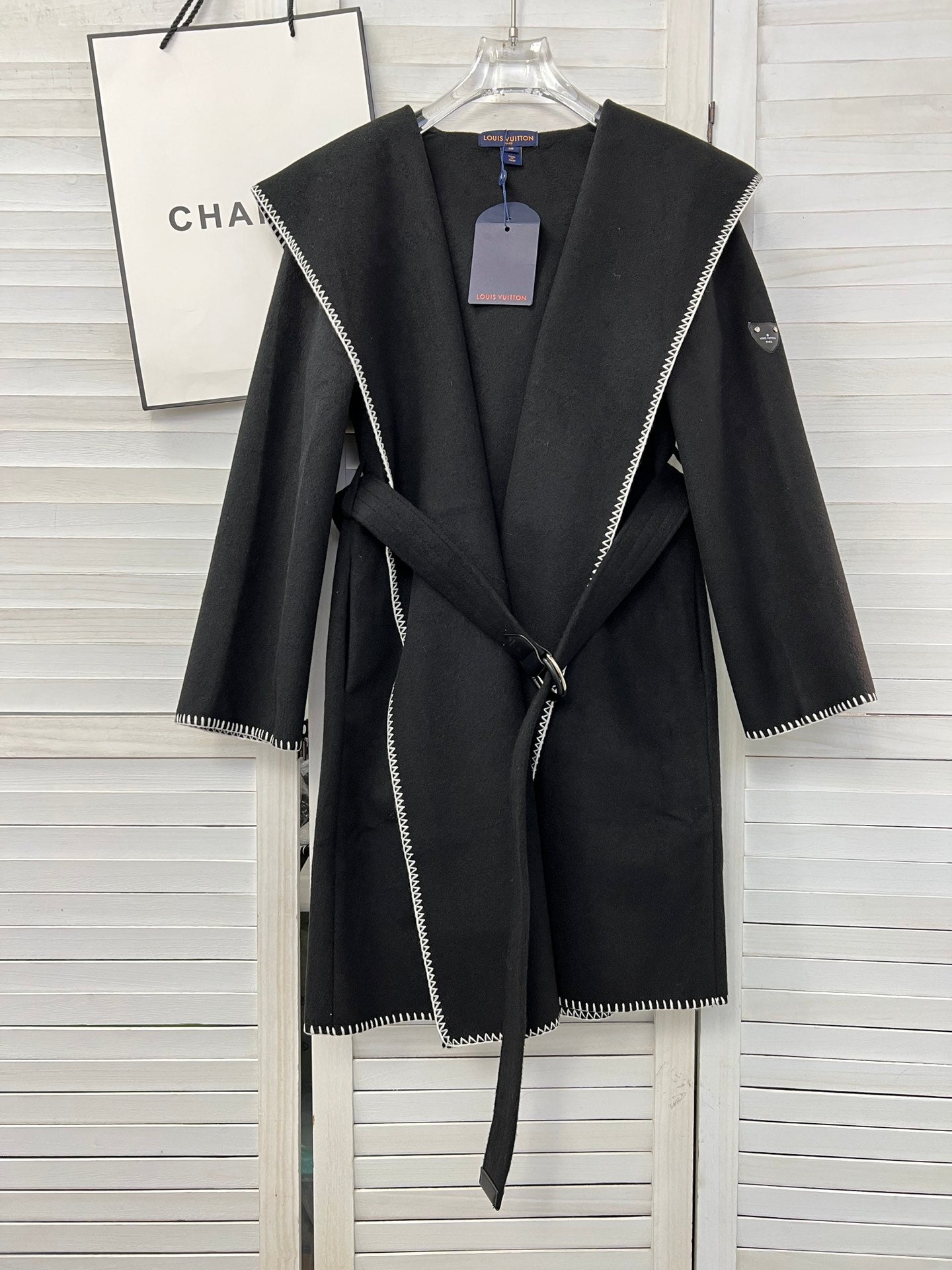 CN - New Collection LUV Wrap Coat 002