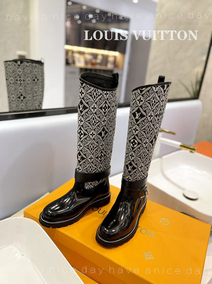 New Collection  LUV BOOTS 027