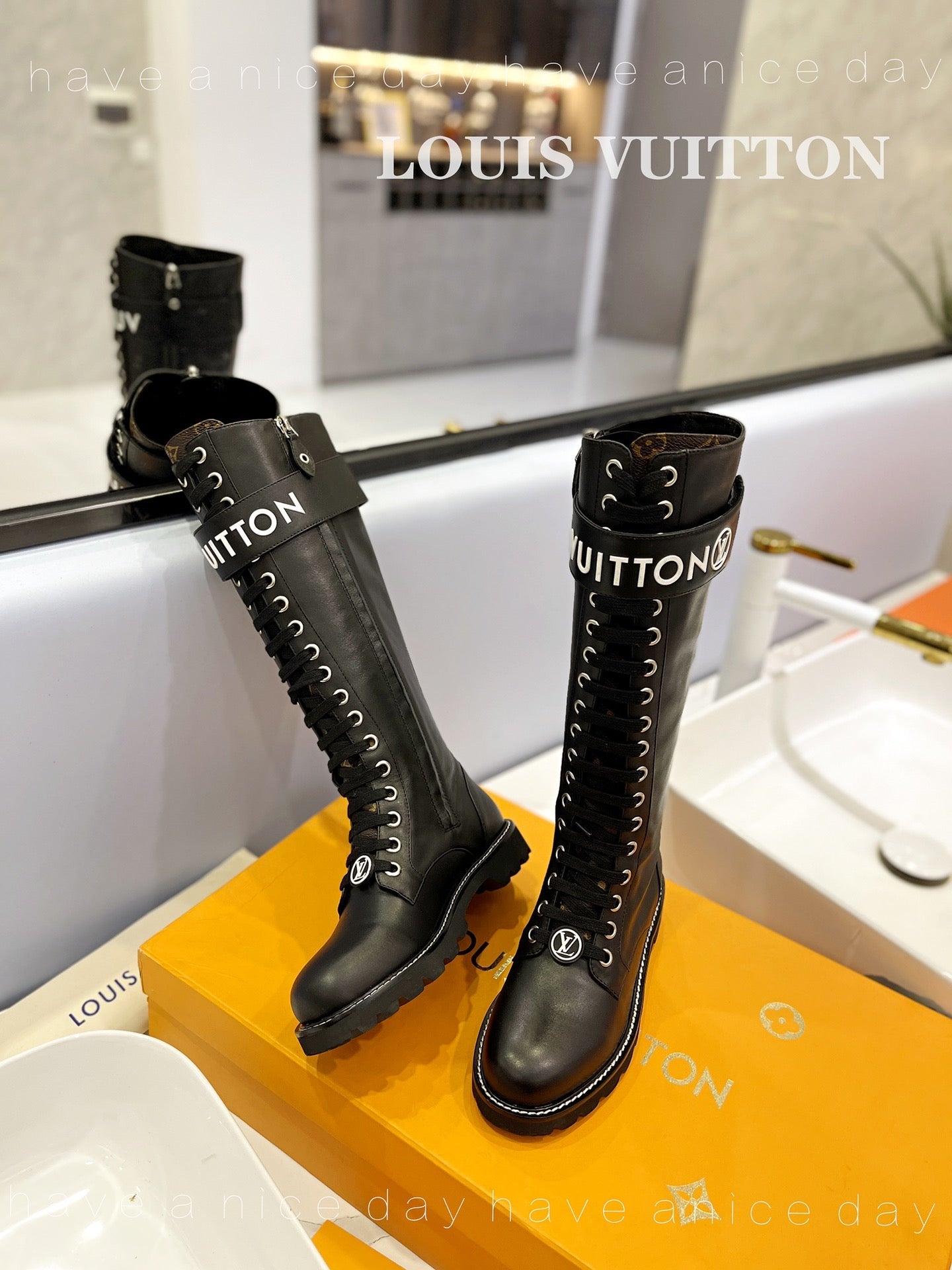 New Collection  LUV BOOTS 031