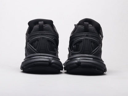 CN - Bla Track Hollow Black Sneaker