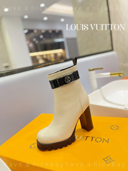 New Collection  LUV BOOTS 034