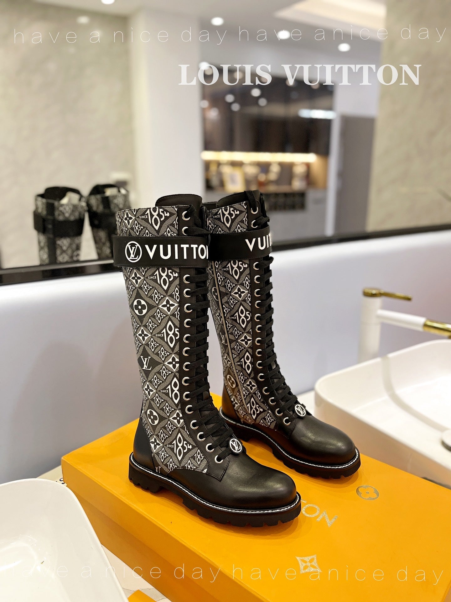 New Collection  LUV BOOTS 030