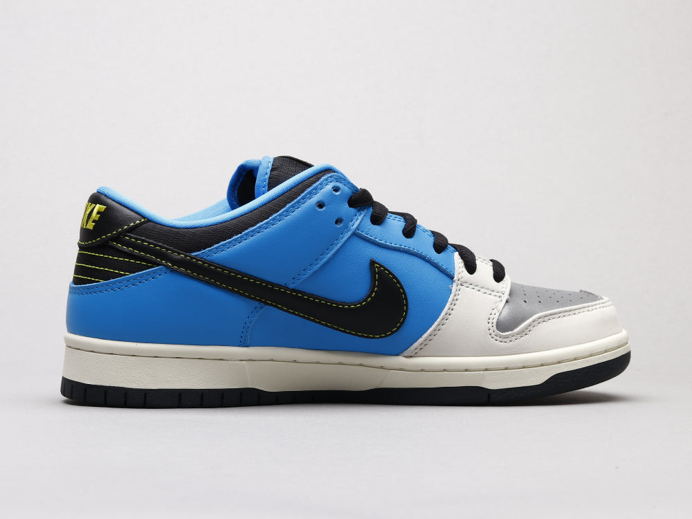 CN - NKE Instant SkateBoards Co-branded Puppy Pirates