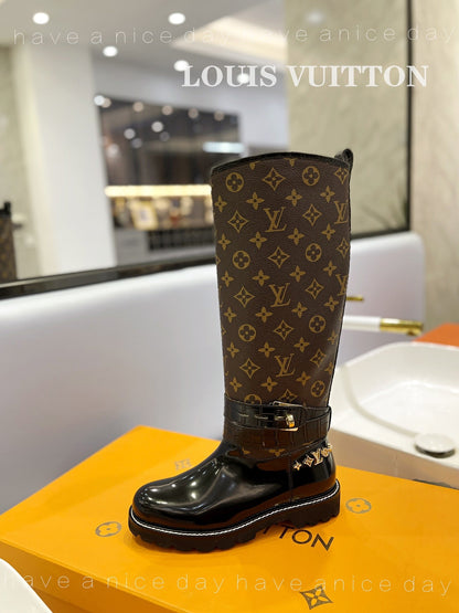 New Collection  LUV BOOTS 029