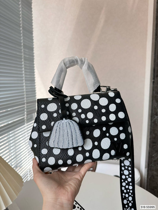 CN - New Collection Bags LUV 844