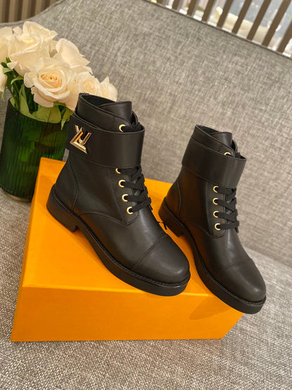 New Collection  LUV BOOTS 052