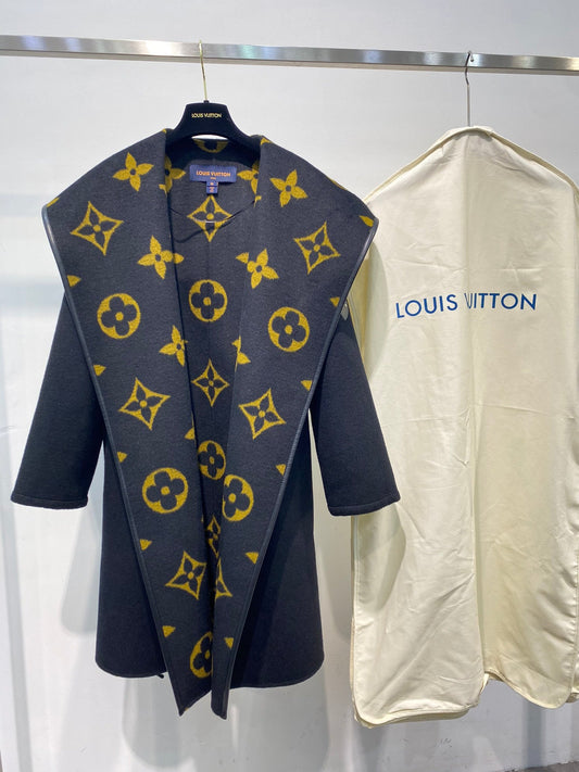 CN - New Collection LUV Wrap Coat 037