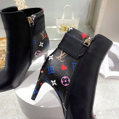 New Collection  LUV BOOTS 025