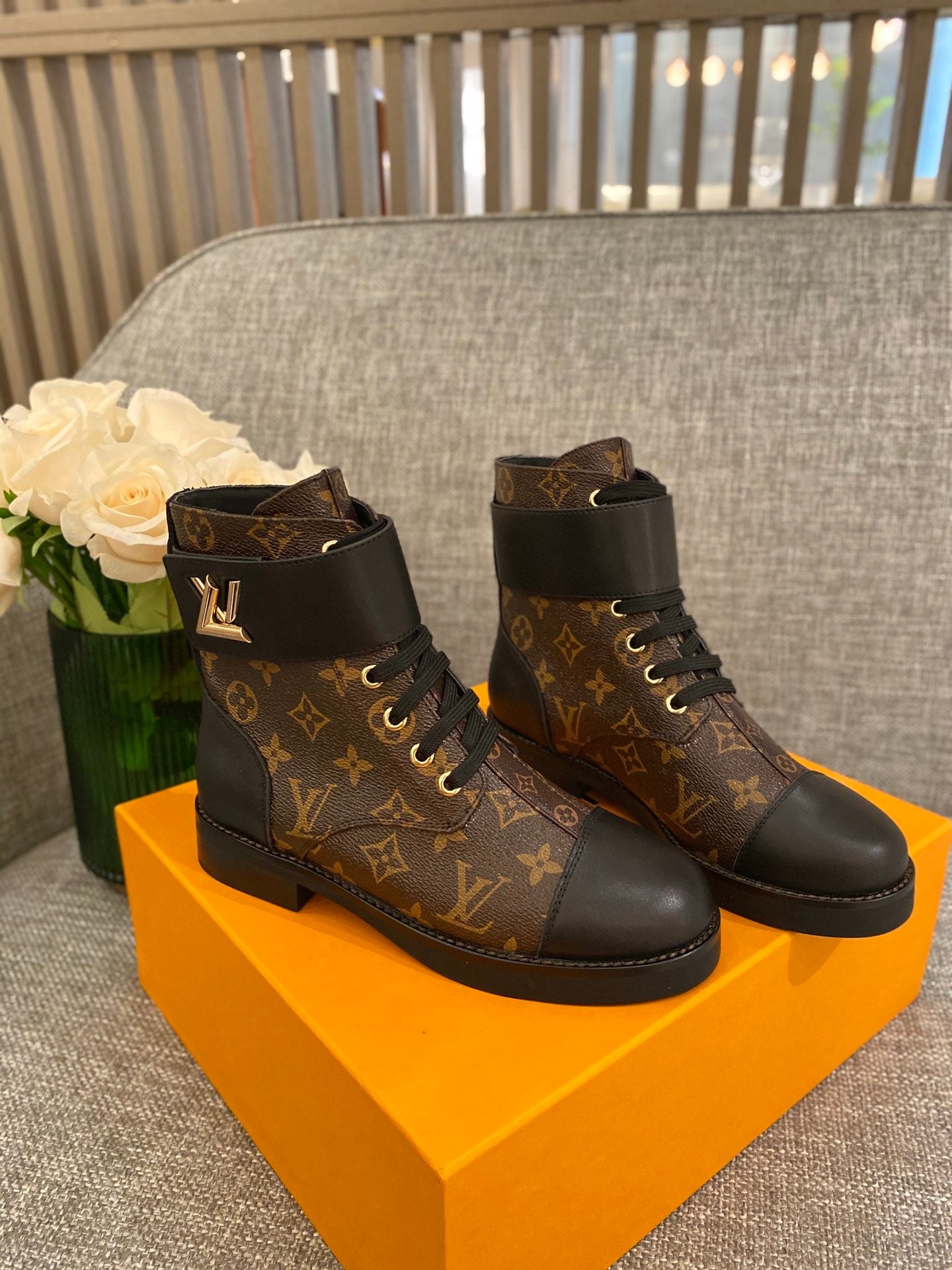 New Collection  LUV BOOTS 051