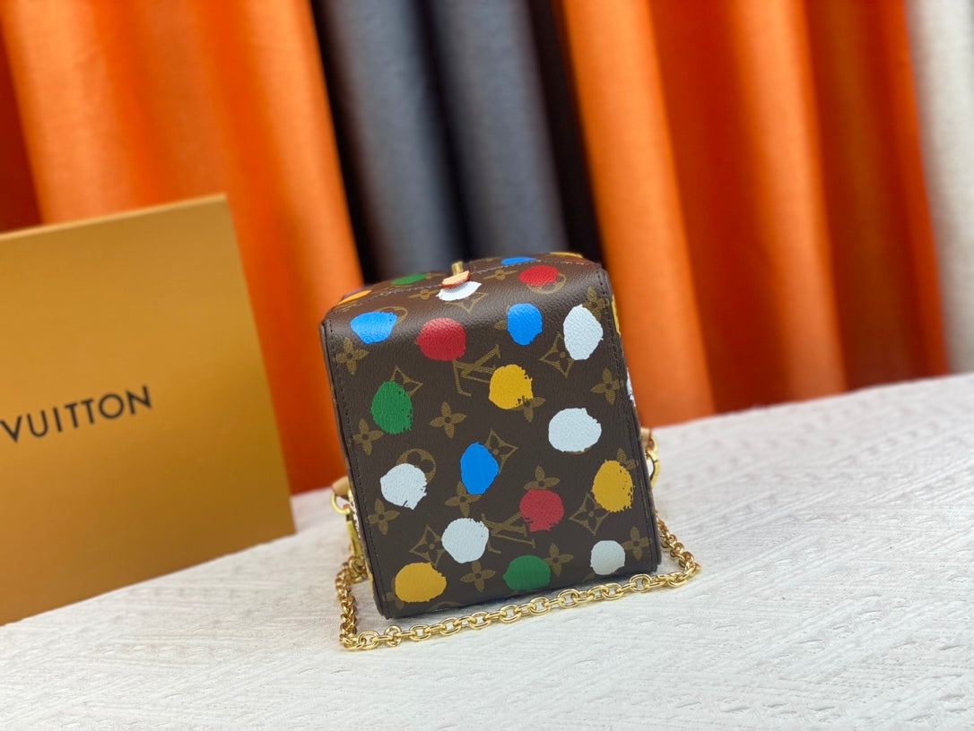 CN - New Collection Bags LUV 679