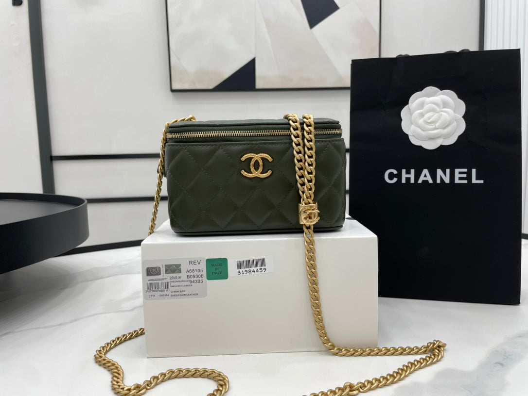 ChanelSmall Vanity Case Emerald Green For Women, Women&#8217;s Bags 5.9in/15cm