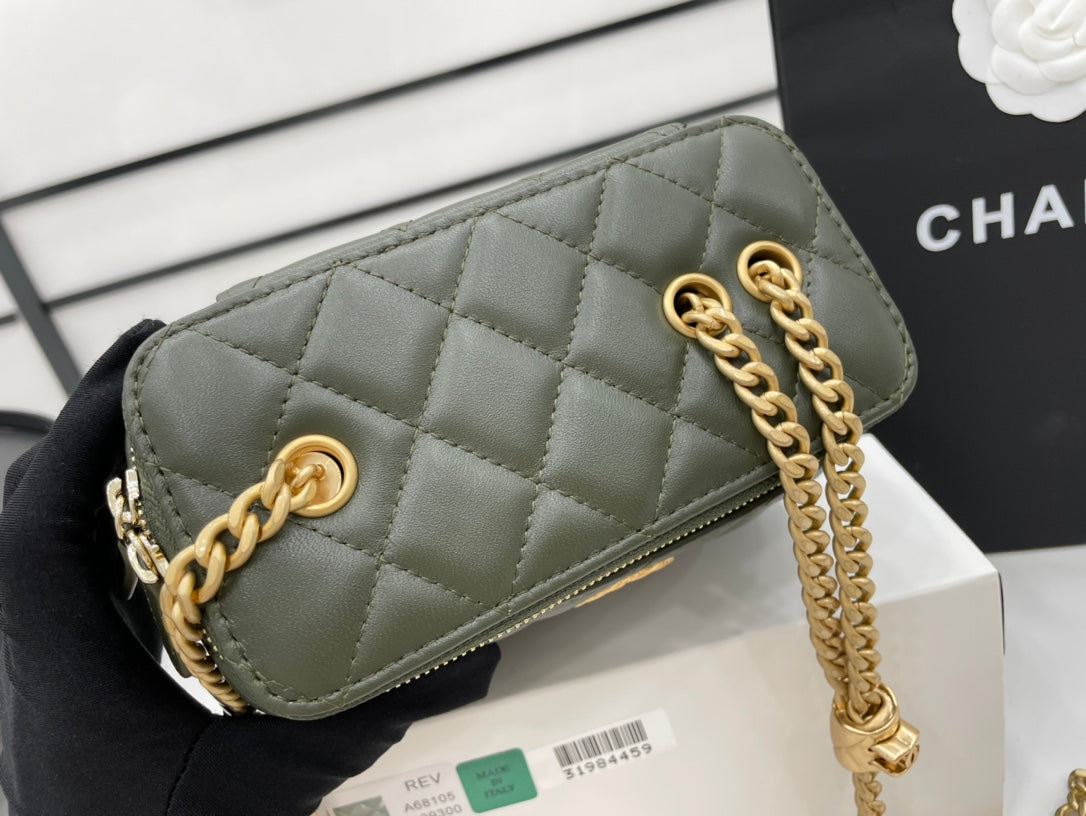 ChanelSmall Vanity Case Emerald Green For Women, Women&#8217;s Bags 5.9in/15cm